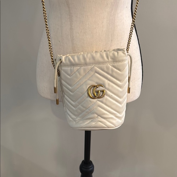 AUTHENTIC GG Gucci MARMONT BUCKET Cream Quilted Crossbody Bag - Picture 1 of 10